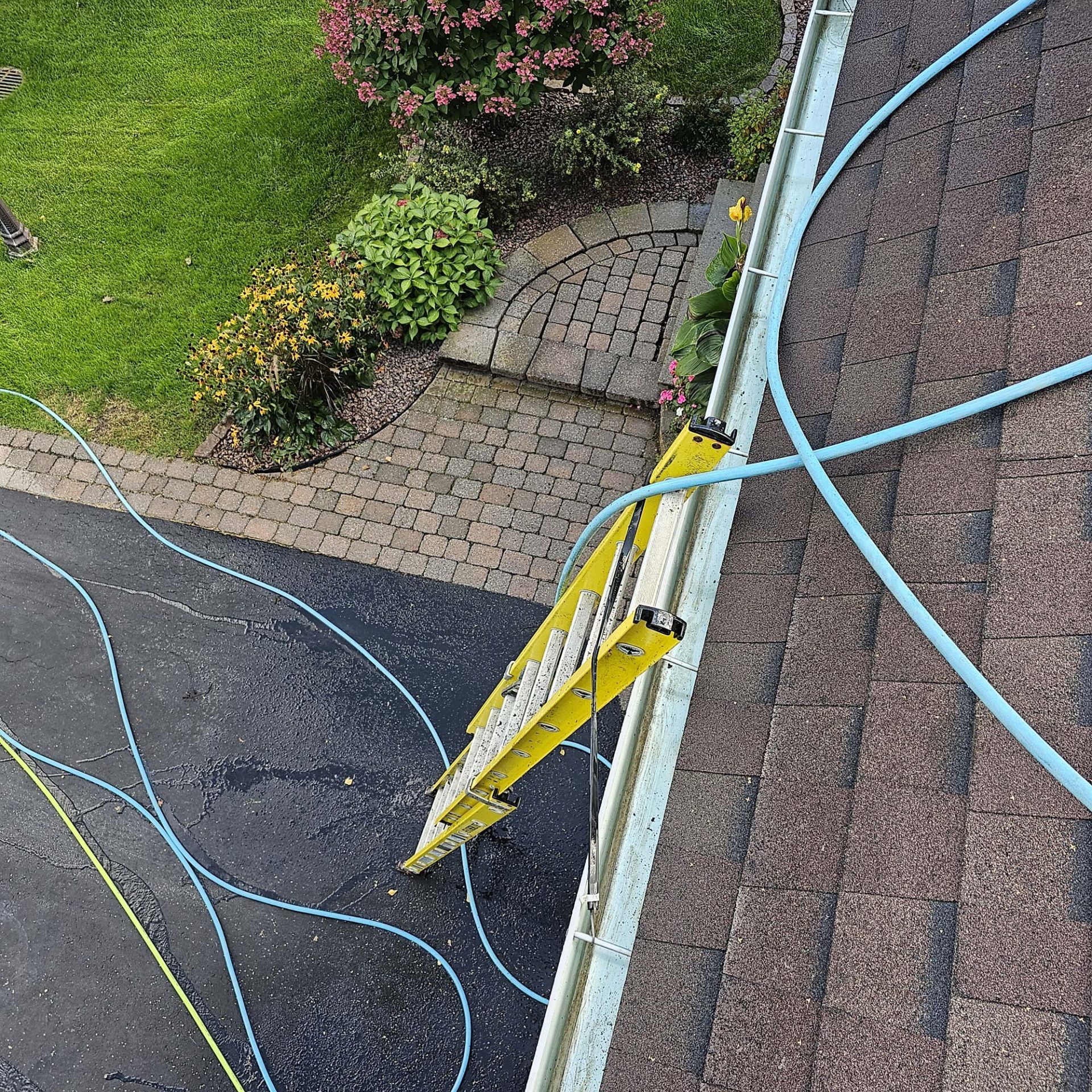 Gutter cleaning service - after photo - Net-o-pression - Salaberry-de-Valleyfield