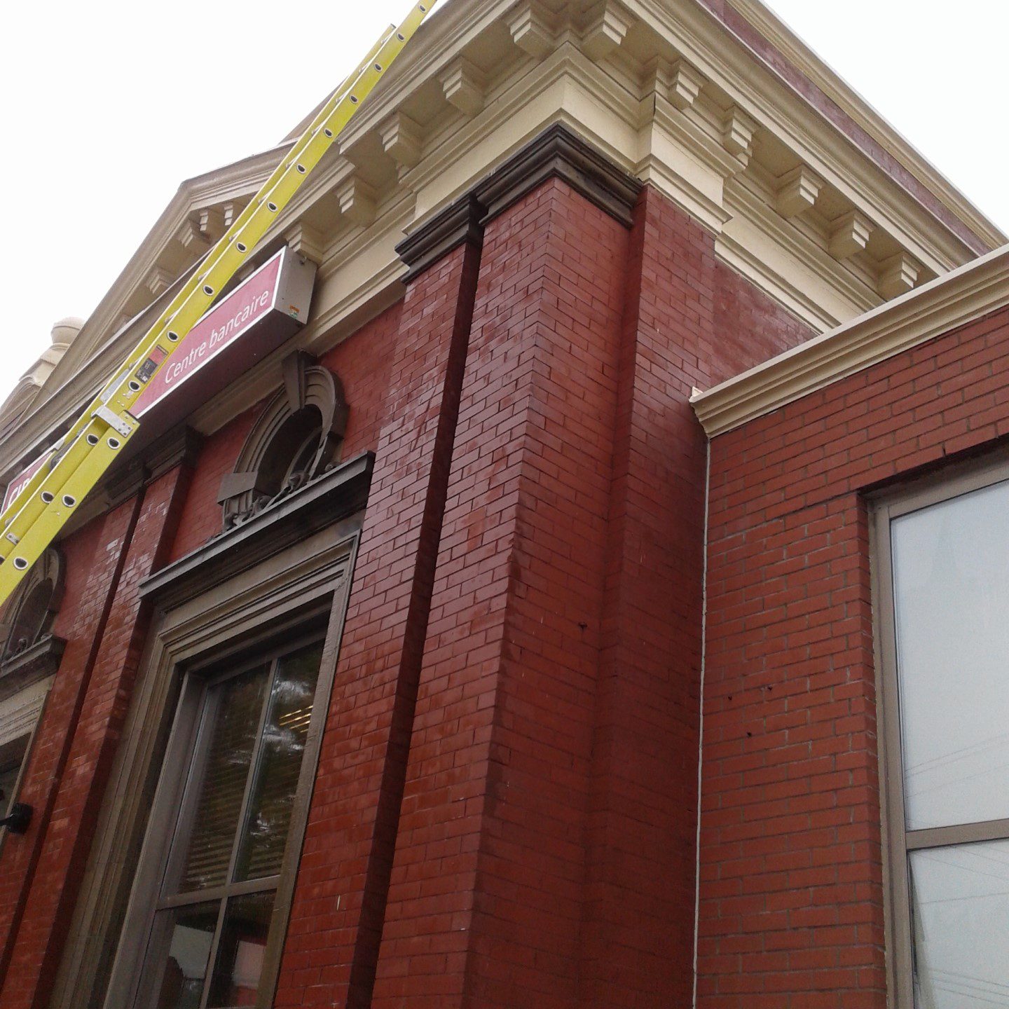 Service de nettoyage de revêtement extérieur commercial en brique - Net-o-pression - Salaberry-de-Valleyfield