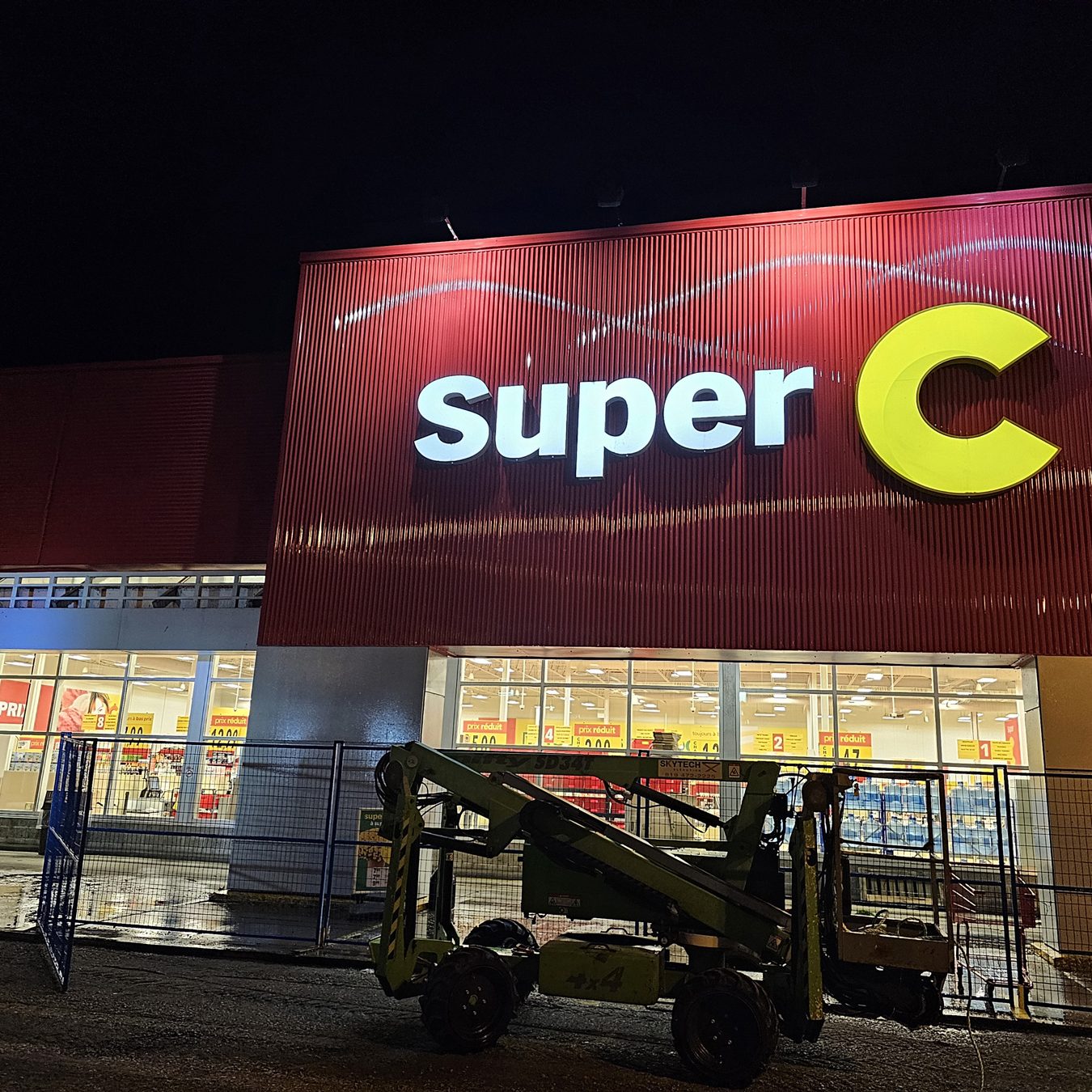 Service de nettoyage extérieur commercial d'un commerce - Net-o-pression - Salaberry-de-Valleyfield