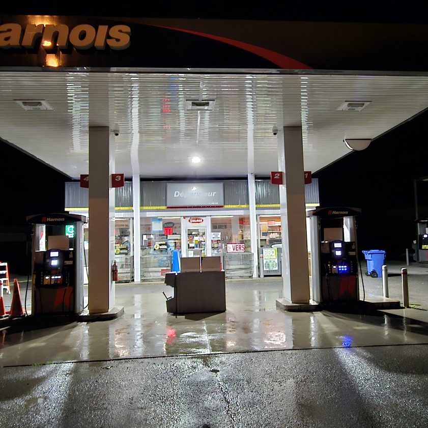 Service de nettoyage extérieur commercial d'une station essence - Net-o-pression - Salaberry-de-Valleyfield